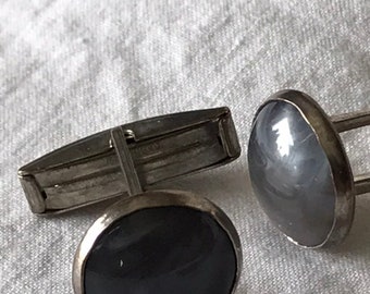 Vintage 1930's Cufflinks/French Cuff Shirt Dressing/Grey Glass Stone Bezel Set Cufflinks/Men's Vintage Accessories/Vintage Shirt Dressing