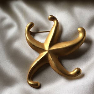 Vintage Jewelry / Gold Tone Brushed Metal Starfish Brooch / 1980&#39;s Costume Jewelry Brooch / Starfish Pin