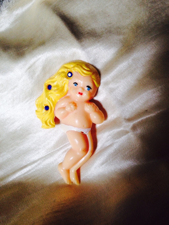 Vintage 1940s Baby Doll Pin / Plastic Baby Doll pi