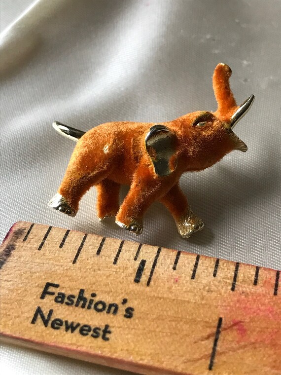 Vintage Jewelry / Orange Flocked Elephant Pin / P… - image 2