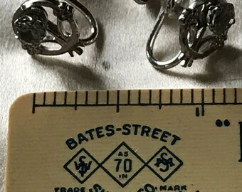 Women's Vintage Screw-Back Earrings /,Sterling Silver and Rhinestone Chip Screw Back Earrings / Vintage Costume Jewelry