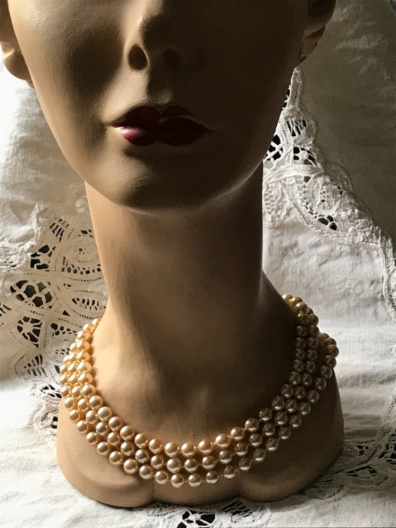 Vintage Jewelry / 3 Strand Quality Faux Pearl Nec… - image 3