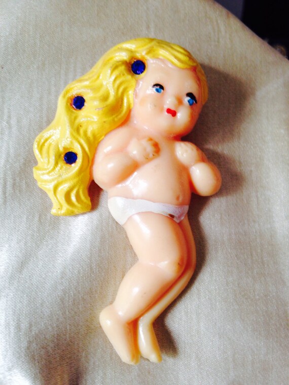 Vintage 1940s Baby Doll Pin / Plastic Baby Doll p… - image 2