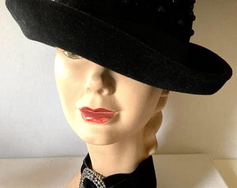 VINTAGE Macy\'s Black Woven Hat s-l400.jpg main image 3