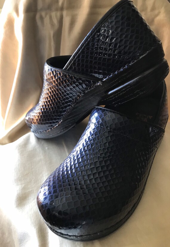 Vintage Dansko Clogs / Navy Blue Faux Snakeskin Cl