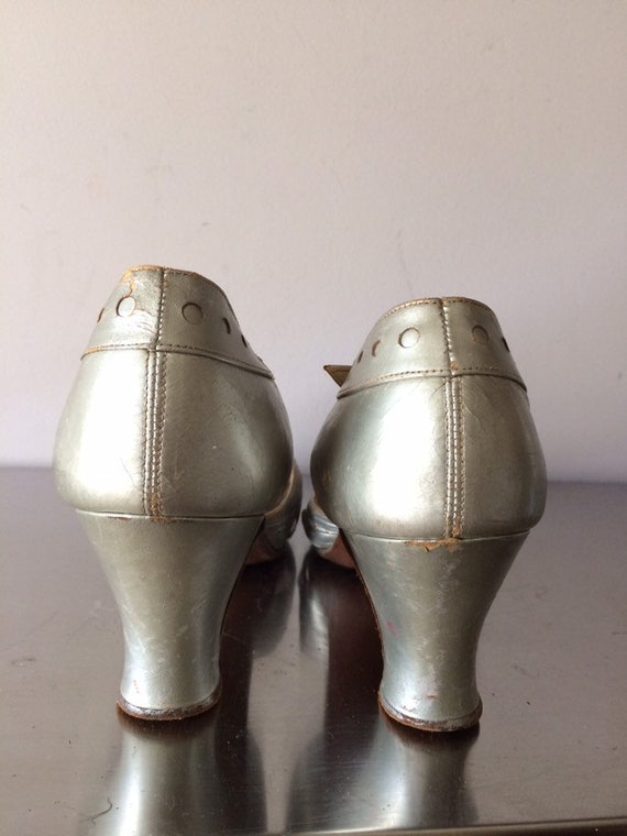 Women's Vintage Shoes / 1930's Silver Leather Sho… - image 2