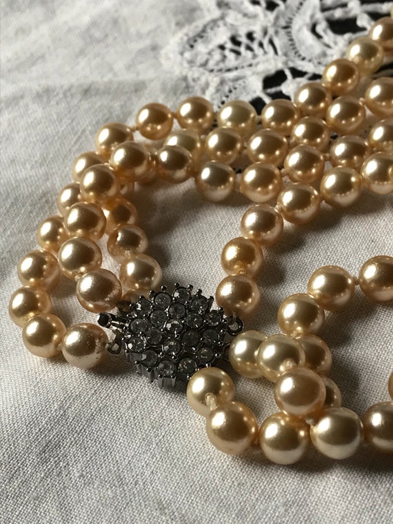 Vintage Jewelry / 3 Strand Quality Faux Pearl Nec… - image 1