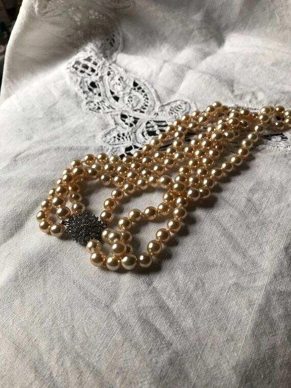 Vintage Jewelry / 3 Strand Quality Faux Pearl Nec… - image 8