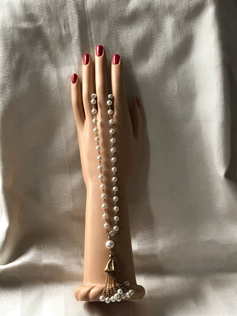 Women's Vintage Costume Jewelry / Pearl Tassel Necklace image 9