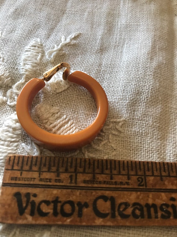 Vintage Bakelite Hoop Earrings/ Clip On Bakelite … - image 9