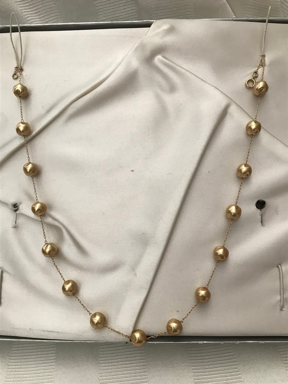 Vintage Jewelry/ Spaced Faux Glass Pearl Necklace/