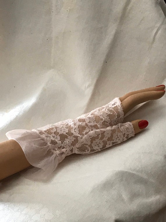 Vintage Lace Fingerless Gloves / Pink Lace Finger… - image 2