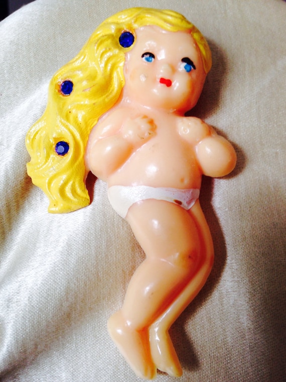 Vintage 1940s Baby Doll Pin / Plastic Baby Doll p… - image 3