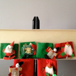 Christmas / 1950's Hand Crafted Felt  Napkin Holders / Set of 6 Decorative Christmas Coasters