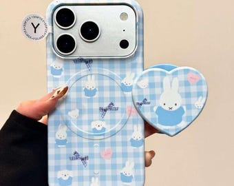 Funda magnética para teléfono Miffy con estampado de cuadros azules y soporte Pop Socket en forma de corazón, compatible con MagSafe, funda para iPhone 17 Pro Max, iPhone 16, 15 y 14 Pro Max.