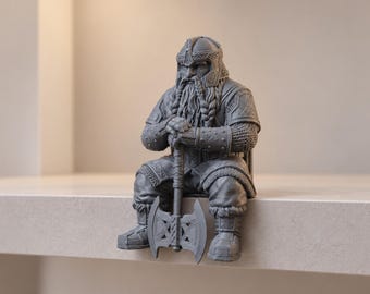 Gimli Edge Sitter Figurine – Lord of the Rings Inspired Shelf Ornament – Fantasy Decor Gift