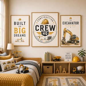 Pode incluir: Três quadros decorativos com temática de construção em amarelo e preto, incluindo uma escavadora amarela, um capacete de obra e as frases Built for Big Dreams, Construction Crew HQ e The Excavator Dig Build Create na parede.