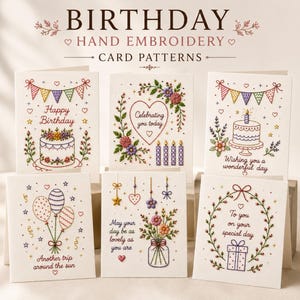 Può includere: Sei biglietti d'auguri bianchi con colorati ricami a mano a tema compleanno. I biglietti mostrano torte, palloncini, fiori, regali ricamati e testi come Happy Birthday, Celebrating you today e Wishing you a wonderful day.