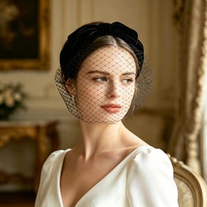 Tocado con lazo de terciopelo negro y velo tipo jaula, elegante sombrero para ocasiones especiales, accesorio para el cabello para fiestas de té, tocado para cócteles nupciales, regalos.