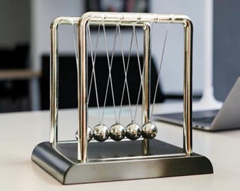 Newtons Wieg Bureau Speelgoed Kinetische energie Slinger Kantoor Decor Natuurkunde Stress Relief Cadeau