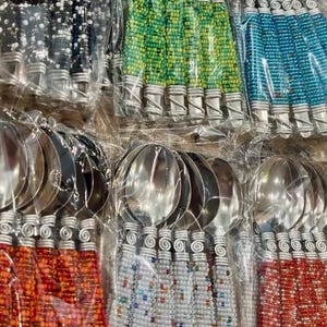 Afrikanisches Teelöffel-Set mit Perlen