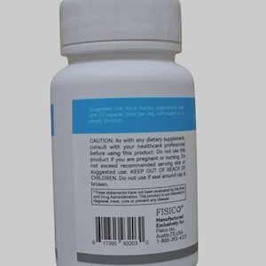 Puede incluir: Botella de pl&aacute;stico blanca con tapa blanca. La etiqueta tiene texto azul y blanco, incluidas las instrucciones de uso y las advertencias. La botella contiene suplementos diet&eacute;ticos. La marca es FISICO.