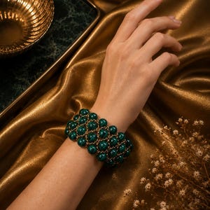 Bracelet Aura en Malachite  - perles naturelles - tressage chaîne dorée - bijou sur mesure