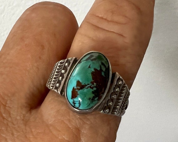 Vintage Navajo Turquoise Ring W Stamped Overlays