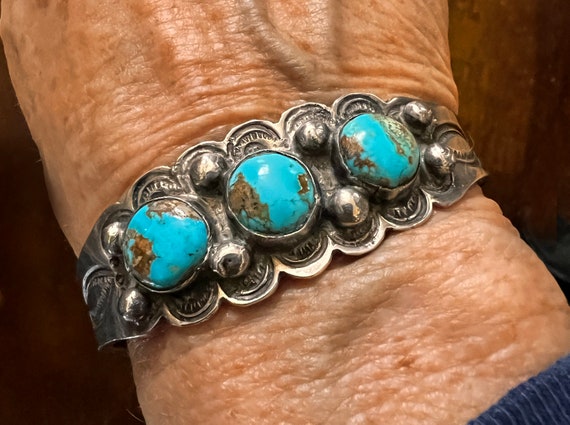 Navajo 3 Stone Turquoise Cuff Bracelet c. 1920 Size 6 7/8