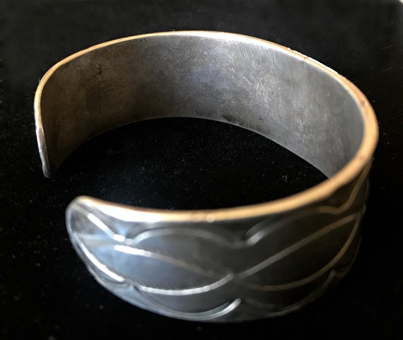 Simple beauty. Vintage Navajo Silver Cuff Bracele… - image 3