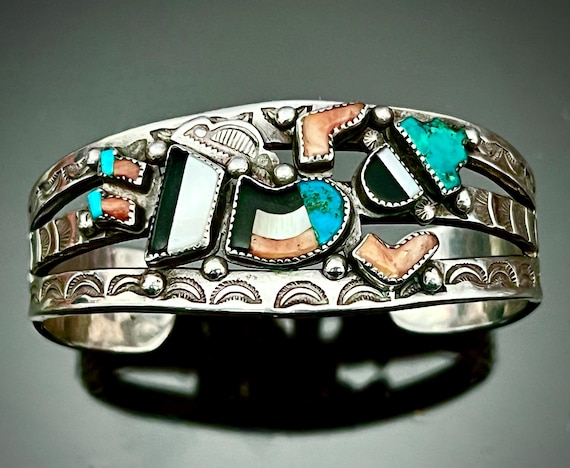 Earlier 1900's Vintage Zuni Turquoise 'Special Shell' Native American Jewelry Silver Bracelet Earlier 1900's Vintage Zuni Turquoise 'Special Shell' Native American Jewelry Silver Bracelet