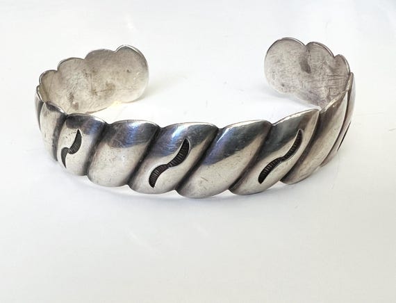 Navajo Arts & Crafts Guild Silver Bracelet Size 6 5/8