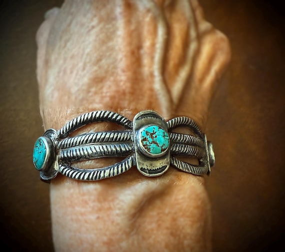 Early 3 Stone Chiseled Ingot Navajo Bracelet Size 7
