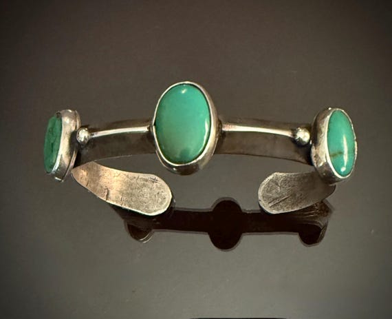 Unusual Navajo 3 Stone Carinated Cuff c. 1920 Size 7 1/4
