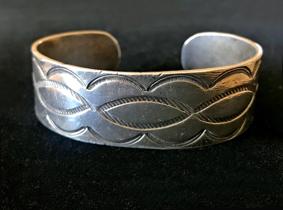 Simple beauty. Vintage Navajo Silver Cuff Bracele… - image 2