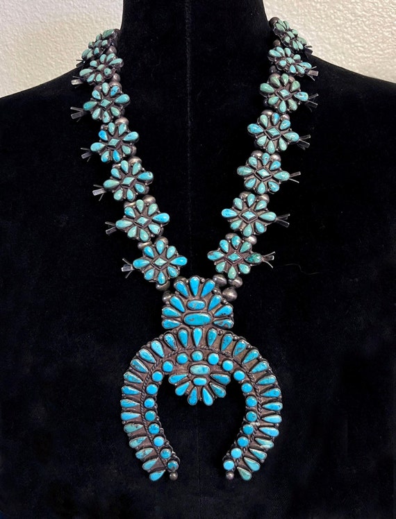 274 Grams Vintage Native American Navajo Coral Sterling Silver Squash Blossom Necklace 274 Grams Vintage Native American Navajo Coral Sterling Silver Squash Blossom Necklace