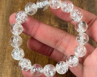 Armband van natuurlijk wit helder kwarts, sieraden met kristallen kralen van hoge helderheid.