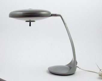 Lupela H37 table lamp Reina or queen, beautiful 1960s style icon.