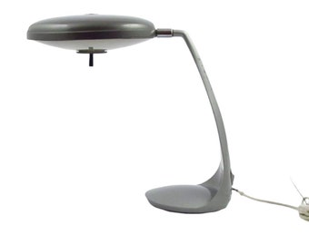 Lupela H37 table lamp Reina or queen, beautiful 1960s style icon.