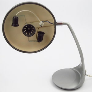 Lupela H37 table lamp Reina or queen, beautiful 1960s style icon. image 3