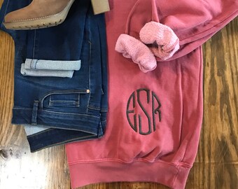 Comfort Colors Monogrammed Sweatshirt - Monogram Crew Neck Sweatshirt - Monogrammed Fleece - Embroidered Crewneck Pullover - Preppy Fleece