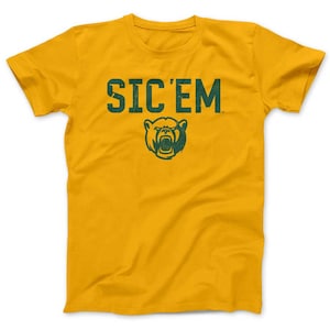 Baylor University Apparel BU Bears Sic 'Em Logo Unisex Short Sleeve T-Shirt (Green on Gold Shirt)
