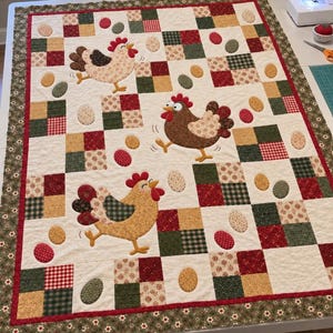 Farmyard Fun 03911D  - Hen Quilt Pattern, Country Applique Design