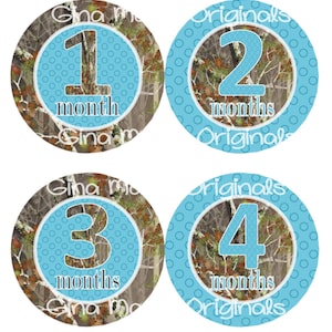 Baby maandelijkse mijlpaal groei Stickers in Camo met Turquoise blauwe stippen MS573 Baby Boy Girl douche Gift eiken Hunter Woodland laanbomen