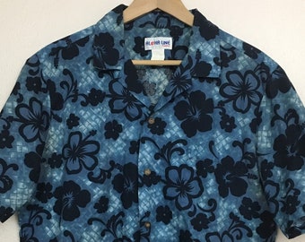 Vintage 1970s Aloha Line Hawaii Blue Floral Bamboo Cotton Coconut Button  (Size L)