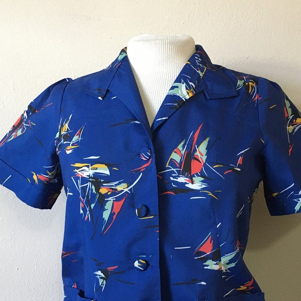 Vintage 50s/60s Blouse Sailboat Regatta Summer Beach double pocket matching buttons cuffed short sleeve shirt sz S/M Retrocorrect Womenswear