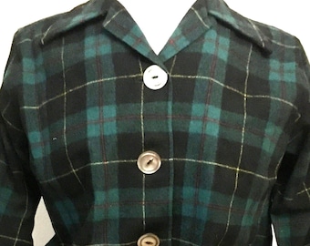 Vintage 1940s Jacket Hand Made Plaid Wool Cat Eye Mother of Pearl Buttons Size S/M Retrocorrect Womenswear