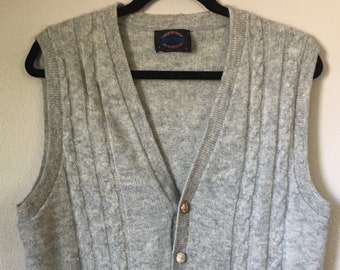 vintage 70s80s JANTZEN Sweater Vest Heather Gray Wool Double Pocket Button Down size M Retrocorrect Menswear