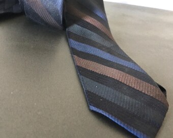 Ultra Skinny 1960s Vintage Necktie Silk Wembley - Golden House - Iridescent Diagonal Stripes