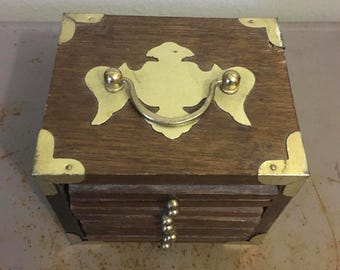 Vintage 1960s Chippendale Wood Coasters Set 8 Cabinet Caddy Metal Handle Home Bar
